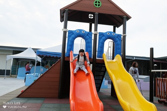 宜蘭礁溪牧場親子館【水鹿咖啡】旗艦店戶外玩沙池動物區×親子餐廳放電景點 - yuki.tw