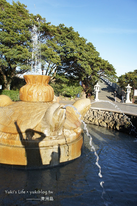 韓國濟洲島旅行【天地淵瀑布】(仙臨橋、五福泉、天帝樓)‧走過仙女橋.祈願五種福份 - yuki.tw