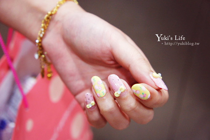 [光療美甲]板橋‧花季美甲Queeny Nail ~ 春天的玫瑰小花+黃色粉雕蝴蝶結 ❤ - yuki.tw