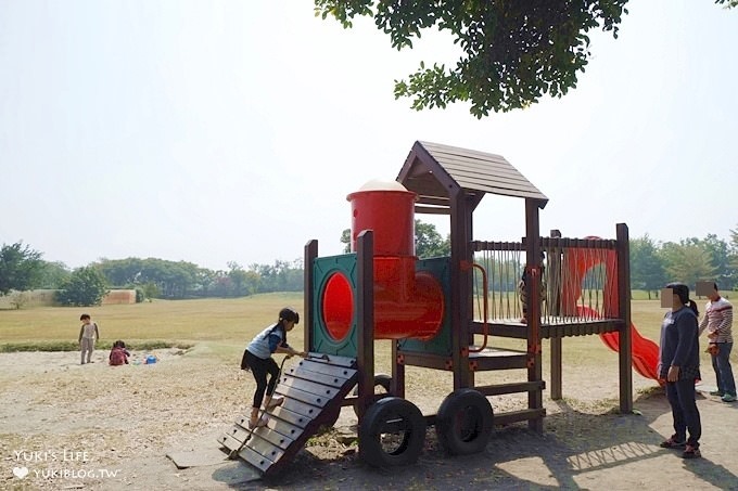 彰化免費親子景點【溪湖糖廠鐵道文化園區】吃冰坐火車餵魚趣×大草皮沙坑野餐好去處 - yuki.tw