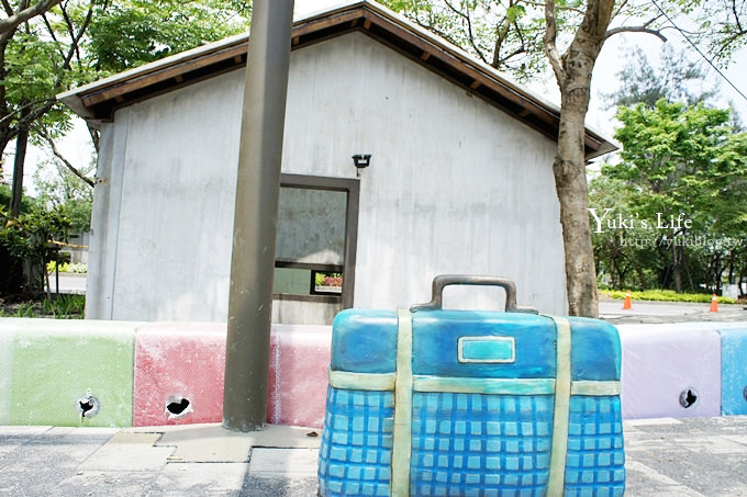 宜蘭新景點┃宜蘭火車站幾米繪本廣場‧向左走還是向右走 (快完工囉❤拍了好多可愛人偶照片) - yuki.tw