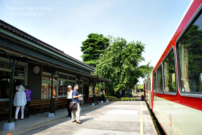  嘉義旅遊┃跟著林龍×幸福嘉遊旅行團(上)‧北門驛&檜意森活村&阿里山森林鐵路車庫園區&動力木雕作品展示館&噴水雞肉飯(小雅店) - yuki.tw