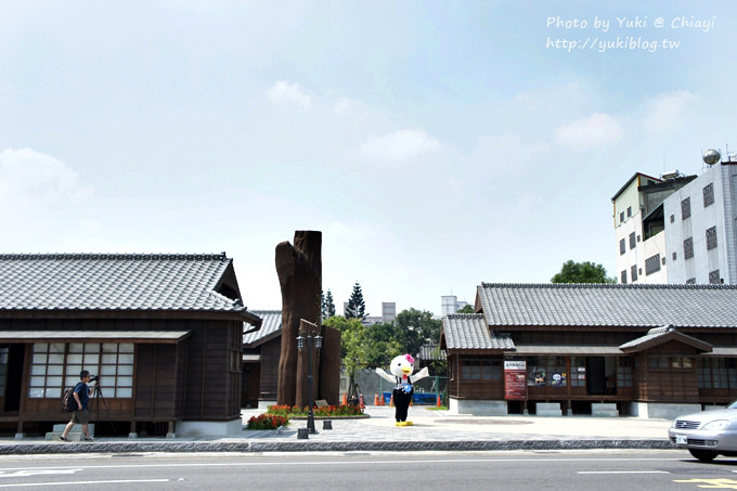  嘉義旅遊┃跟著林龍×幸福嘉遊旅行團(上)‧北門驛&檜意森活村&阿里山森林鐵路車庫園區&動力木雕作品展示館&噴水雞肉飯(小雅店) - yuki.tw