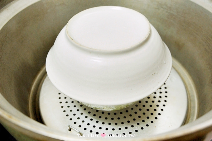 【電鍋食譜】簡單小撇步蒸出零失敗細緻蒸蛋做法、水比例（阿基師的訣竅） - yuki.tw