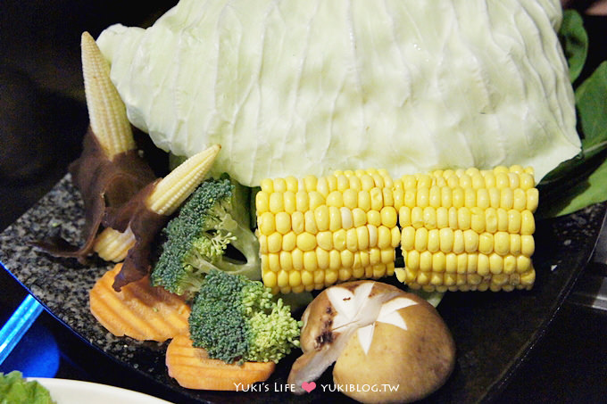 台北美食┃嚴選鍋品‧四川重慶紅油麻辣燙+鱘龍魚骨高湯鴛鴦鍋  (試食嚐鮮) - yuki.tw