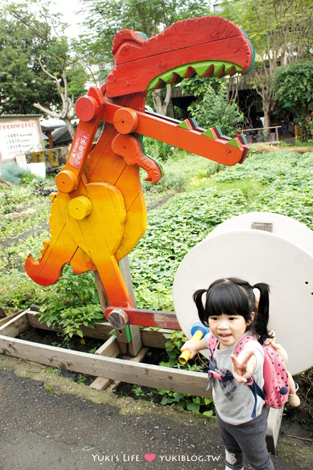 台中親子景點【老樹根木工坊】恐龍溜滑梯木頭樂園×放大版木作玩具❤好喜歡彈珠小驚喜 - yuki.tw