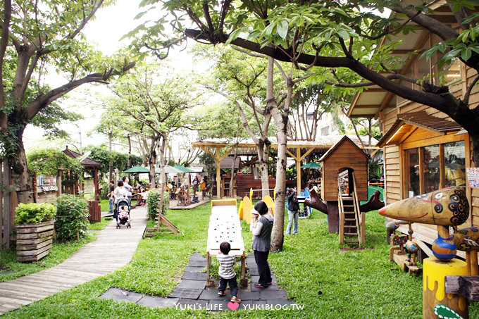 台中親子景點【老樹根木工坊】恐龍溜滑梯木頭樂園×放大版木作玩具❤好喜歡彈珠小驚喜 - yuki.tw