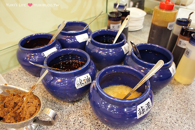 台北美食┃頂好紫琳蒸餃‧頂好名城店B1.晚來要排隊喲~  (近忠孝復興捷運站&忠孝敦化站) - yuki.tw