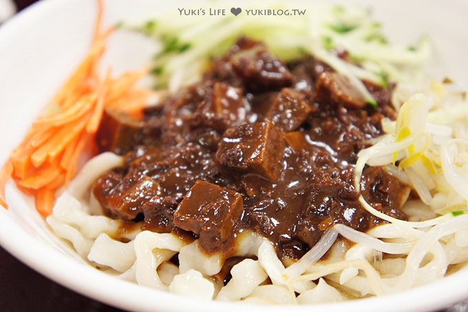 台北美食┃頂好紫琳蒸餃‧頂好名城店B1.晚來要排隊喲~  (近忠孝復興捷運站&忠孝敦化站) - yuki.tw