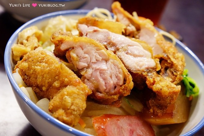 台北車站美食【台生飲食亭】好香的古早味雞腿飯、復古街道場景 - yuki.tw