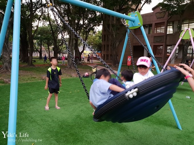 新北景點【溪北生態公園】章魚溜滑梯×海灘風大沙坑挖土機×攀爬網×野餐親子景點(附近隱藏版美食攻略) - yuki.tw