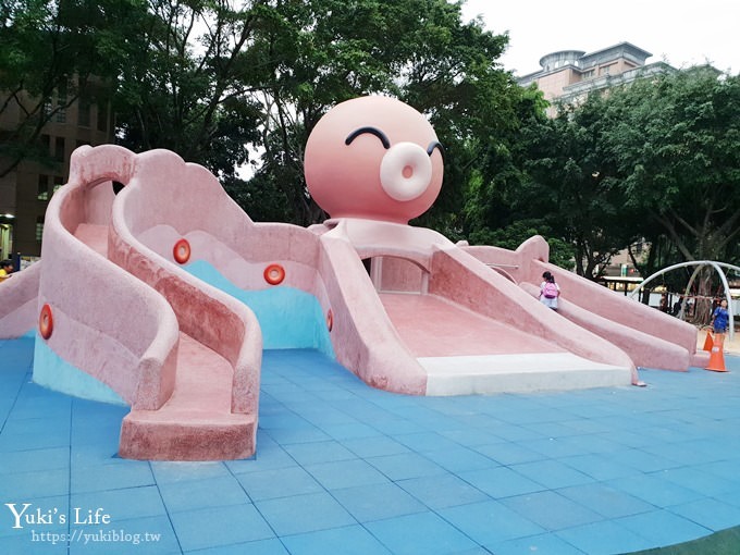 新北景點【溪北生態公園】章魚溜滑梯×海灘風大沙坑挖土機×攀爬網×野餐親子景點(附近隱藏版美食攻略) - yuki.tw