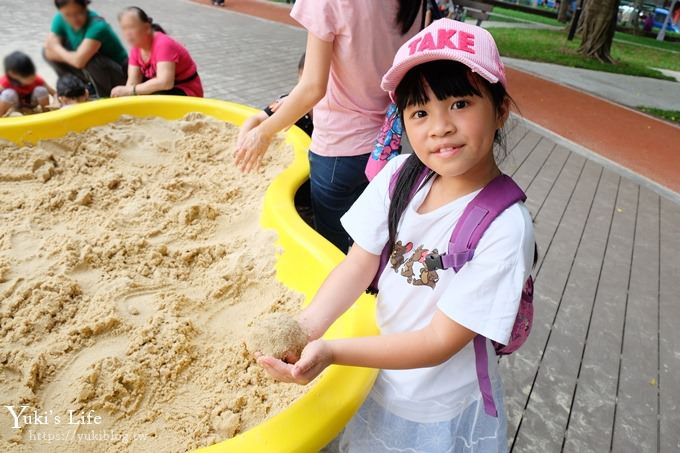 新北景點【溪北生態公園】章魚溜滑梯×海灘風大沙坑挖土機×攀爬網×野餐親子景點(附近隱藏版美食攻略) - yuki.tw