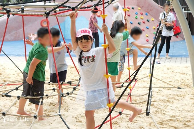 新北景點【溪北生態公園】章魚溜滑梯×海灘風大沙坑挖土機×攀爬網×野餐親子景點(附近隱藏版美食攻略) - yuki.tw