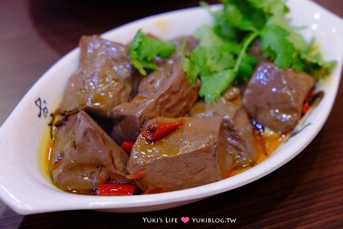 蘆洲美食【蘭正雞煲王】新開幕廣式雞煲鍋×乾鍋吃完加高湯變火鍋 - yuki.tw