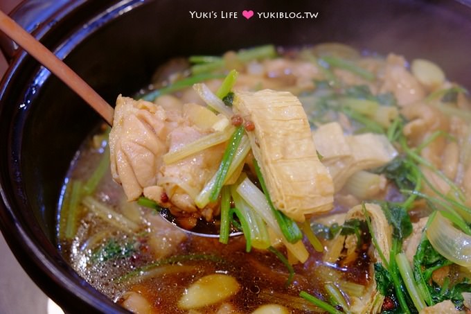 蘆洲美食【蘭正雞煲王】新開幕廣式雞煲鍋×乾鍋吃完加高湯變火鍋 - yuki.tw