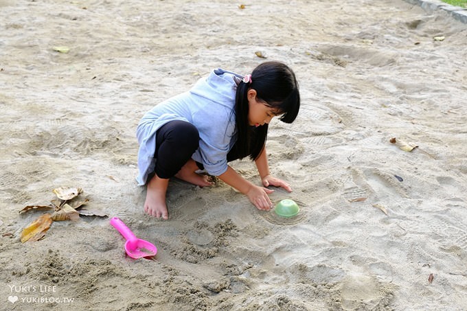 台北免費親子景點【二二八公園兒童遊戲場】120坪大沙坑×磨石子溜滑梯(台大醫院站/無料假日好去處) - yuki.tw