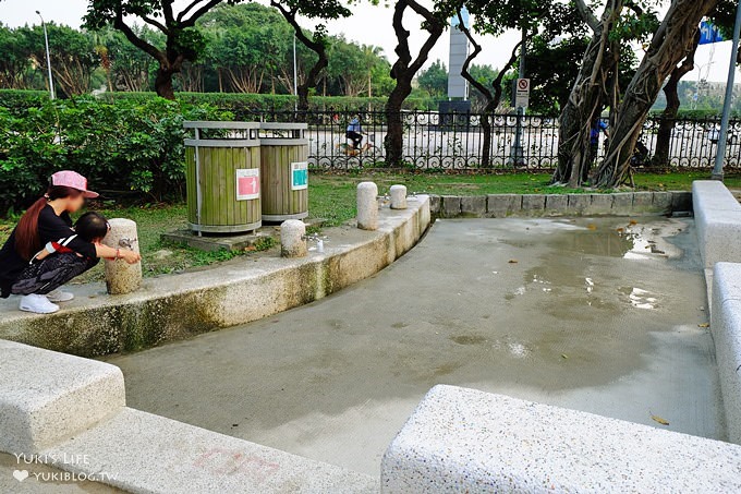 台北免費親子景點【二二八公園兒童遊戲場】120坪大沙坑×磨石子溜滑梯(台大醫院站/無料假日好去處) - yuki.tw