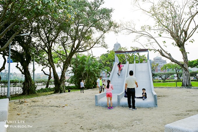 台北免費親子景點【二二八公園兒童遊戲場】120坪大沙坑×磨石子溜滑梯(台大醫院站/無料假日好去處) - yuki.tw