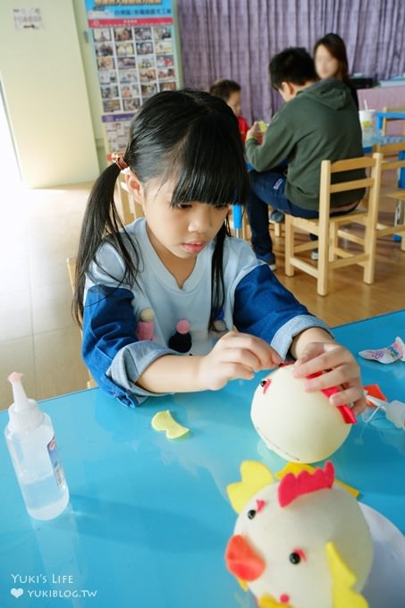 彰化彩虹建築新景點【樂活襪之鄉博物館】童趣草皮沙坑親子之旅×襪子娃娃DIY(試營運踩點趣) - yuki.tw