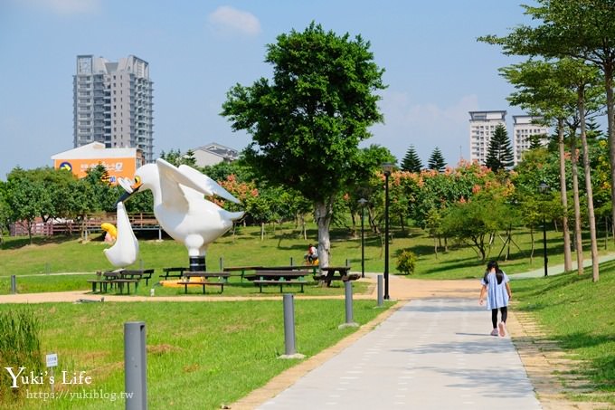 桃園捷運景點【青塘園生態公園】藝術景觀大草皮野餐好去處！(體育園區站) - yuki.tw