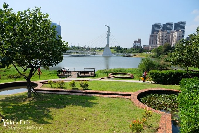 桃園捷運景點【青塘園生態公園】藝術景觀大草皮野餐好去處！(體育園區站) - yuki.tw