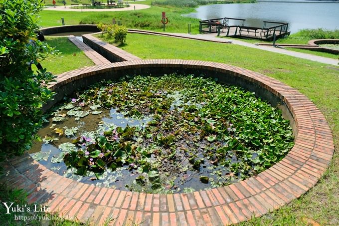 桃園捷運景點【青塘園生態公園】藝術景觀大草皮野餐好去處！(體育園區站) - yuki.tw