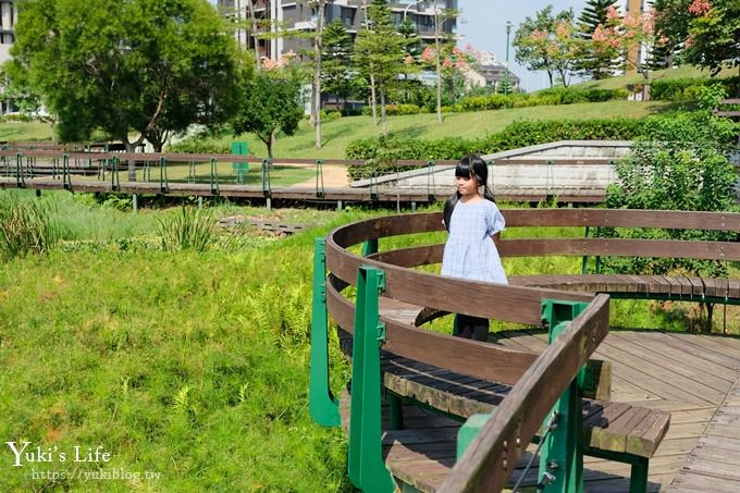 桃園捷運景點【青塘園生態公園】藝術景觀大草皮野餐好去處！(體育園區站) - yuki.tw