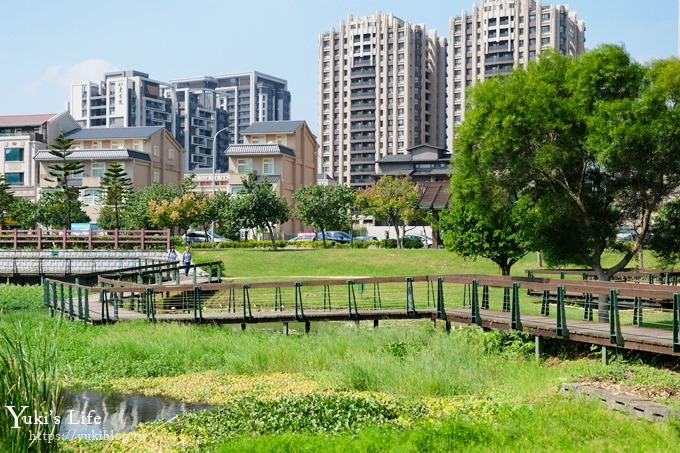 桃園捷運景點【青塘園生態公園】藝術景觀大草皮野餐好去處！(體育園區站) - yuki.tw