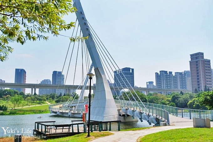 桃園捷運景點【青塘園生態公園】藝術景觀大草皮野餐好去處！(體育園區站) - yuki.tw