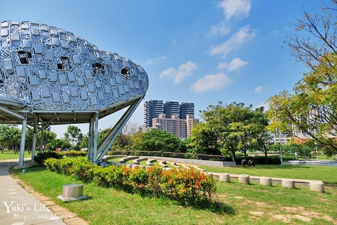 桃園捷運景點【青塘園生態公園】藝術景觀大草皮野餐好去處！(體育園區站) - yuki.tw