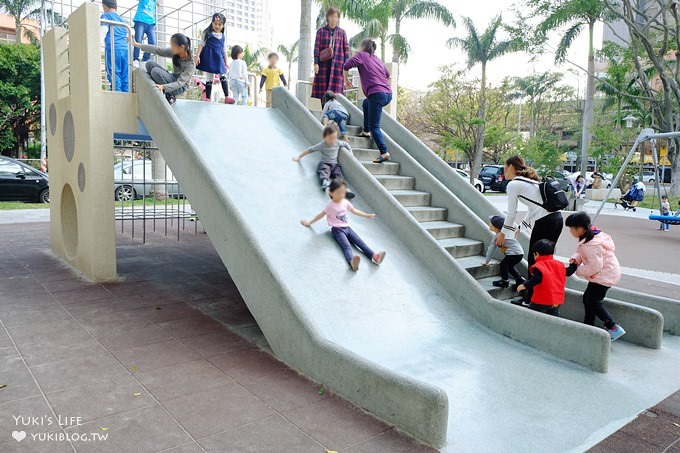 巨城週邊免費親子景點【新竹中央公園】特色兒童主題沙坑溜滑梯×網狀盪鞦韆 - yuki.tw