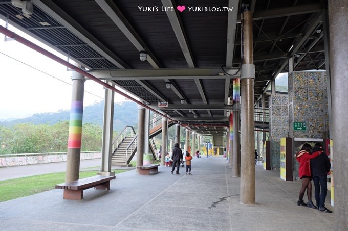 台北特色公園【山水綠小樂園】雙道溜索超刺激！草皮野餐玩沙趣 - yuki.tw