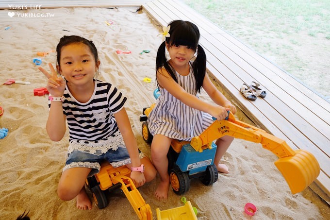 三芝海岸景觀親子餐廳【海豚咖啡】小孩專屬透明天空步道×室內遊戲區×遮陽戶外沙坑 - yuki.tw