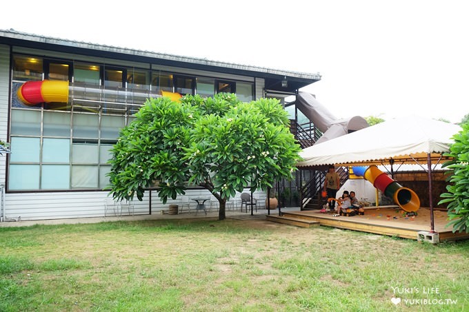 三芝海岸景觀親子餐廳【海豚咖啡】小孩專屬透明天空步道×室內遊戲區×遮陽戶外沙坑 - yuki.tw