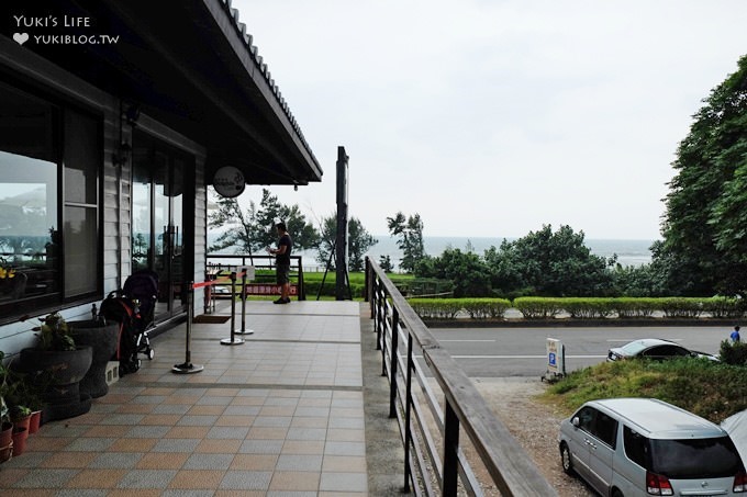 三芝海岸景觀親子餐廳【海豚咖啡】小孩專屬透明天空步道×室內遊戲區×遮陽戶外沙坑 - yuki.tw