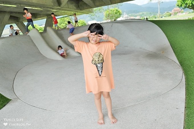 【全台特色公園遊戲場懶人包】熱門免費親子景點×溜滑梯×沙坑~我們野餐玩耍去！ - yuki.tw