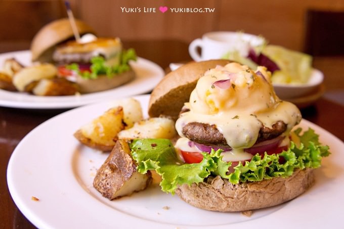 台北101早午餐【Pond Burger Cafe】熔岩起司手打牛肉堡太犯規~咖啡味漢堡店 ＠捷運世貿站 - yuki.tw