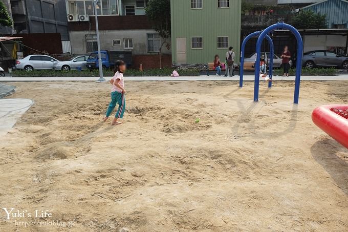 新北景點【佳和公園】大型波浪攀爬網特色公園×無邊際沙池、親子免費好去處！(有停車場) - yuki.tw