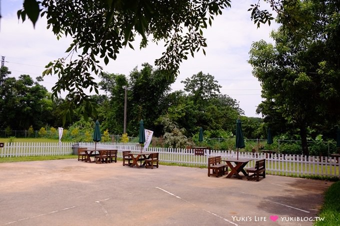 桃園龍潭【林可可家的牧場】親子寵物餐廳~玻璃屋沙坑、大草皮、兒童遊戲室 - yuki.tw