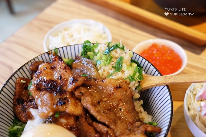 台北美食【滿燒肉丼食堂】超高人氣燒肉飯×水嫩溫泉蛋×丼飯口袋名單又一家(通化店食記/六張犁站) - yuki.tw