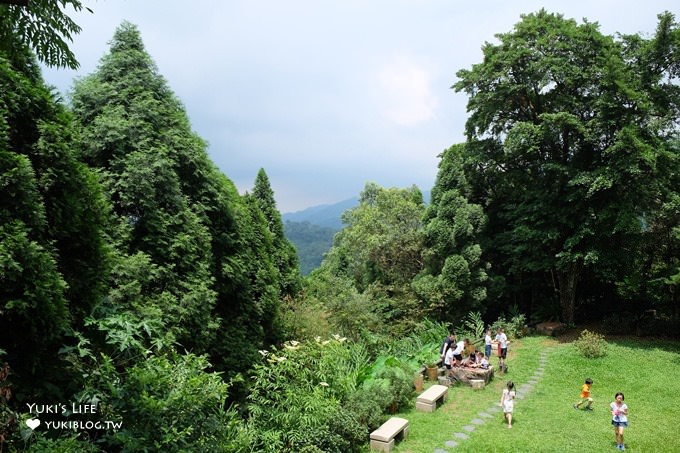 新竹景觀餐廳【大山北月】童趣校園風格草皮景觀餐廳×外拍親子景點 - yuki.tw