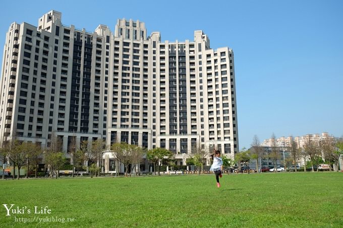 桃園景點【玉山公園】落羽松大道×黑熊溜滑梯～大草皮野餐親子景點 - yuki.tw