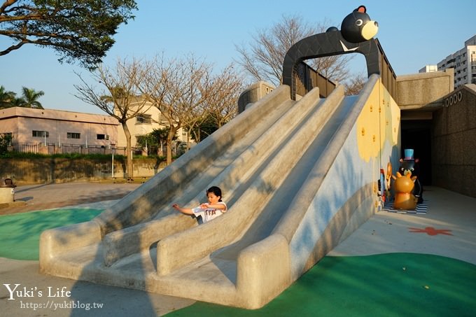 桃園景點【玉山公園】落羽松大道×黑熊溜滑梯～大草皮野餐親子景點 - yuki.tw