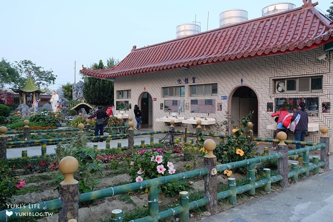 台南景點【佳福寺】滾輪溜滑梯兒童樂園×免費親子景點×烤肉區×野餐大草皮 - yuki.tw