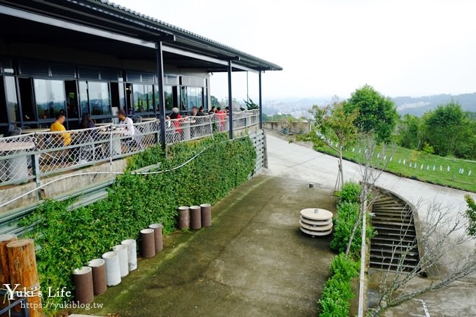 新竹景點【101高山頂景觀餐廳】環狀透明觀景台IG美拍點×青草湖夜景餐廳 - yuki.tw