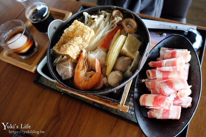 新竹景點【101高山頂景觀餐廳】環狀透明觀景台IG美拍點×青草湖夜景餐廳 - yuki.tw