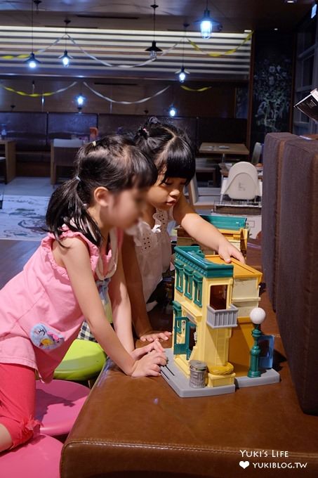 基隆親子餐廳【Artr八斗子海科館彩繪餐廳】主打大積木vs自由彩繪的室內兒童遊戲區 - yuki.tw