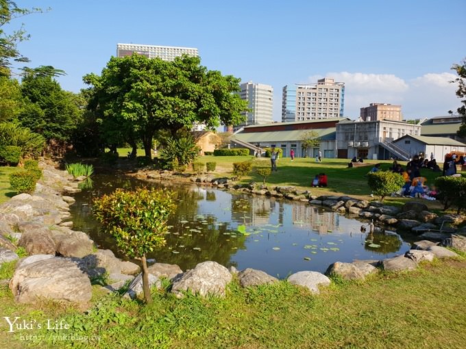 台北景點【華山文創園區大草原】免費親子景點 野餐好去處(台北捷運忠孝新生站) - yuki.tw