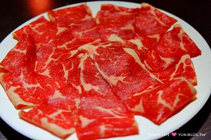 台北東區麻辣火鍋【蒙古紅】肉好威肉好多、海鮮青又大尾的推廌蒙古火鍋@忠孝敦化站、國父紀念館站 - yuki.tw